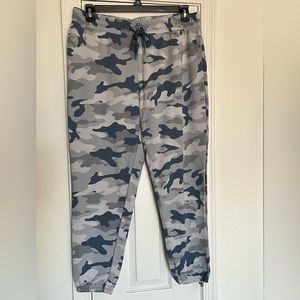 NEW Old Navy ladies Blue Camo Jogger Sweatpants Size Large New With Tags